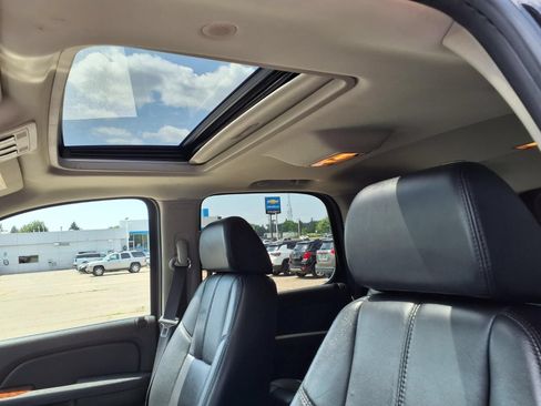 Used 2007 Chevrolet Tahoe LTZ w/ LTZ Preferred Equipment Group AWD/4WD image 16
