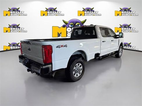 Used 2024 Ford F350 XLT image 4
