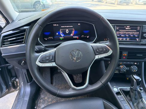 Used 2024 Volkswagen Jetta SE w/ Panoramic Sunroof Package image 27