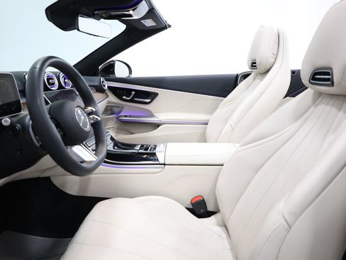 Used 2024 Mercedes-Benz CLE 450 4MATIC Cabriolet image 13