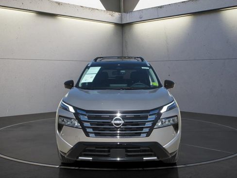 Used 2025 Nissan Rogue Platinum w/ Platinum Premium Package AWD/4WD image 3