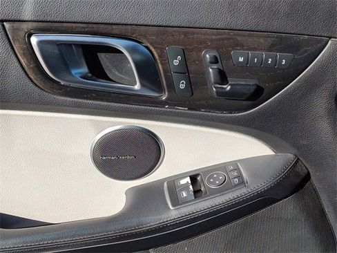 Used 2015 Mercedes-Benz SLK 250 image 25