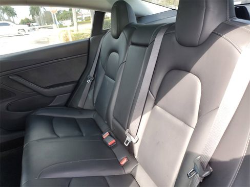 Used 2019 Tesla Model 3 Long Range image 11