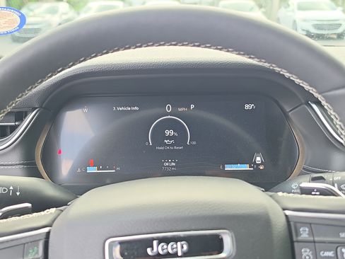 Used 2024 Jeep Grand Cherokee Altitude AWD/4WD image 20