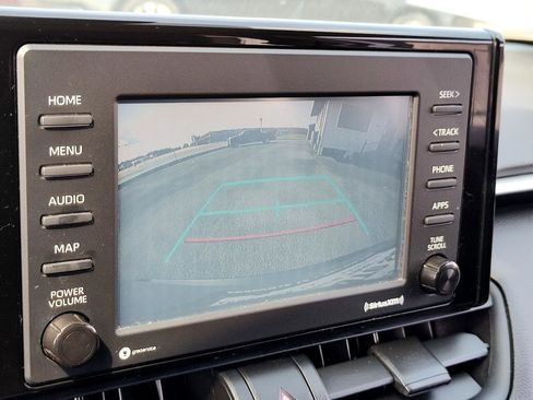 Used 2020 Toyota RAV4 XLE image 27