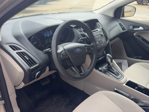 Used 2017 Ford Focus SE image 10