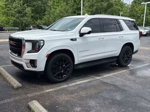 Used 2022 GMC Yukon SLE w/ Gmc Pro Safety Plus Package AWD/4WD image 2