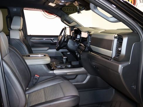 Used 2022 Chevrolet Silverado 1500 ZR2 w/ Technology Package image 60