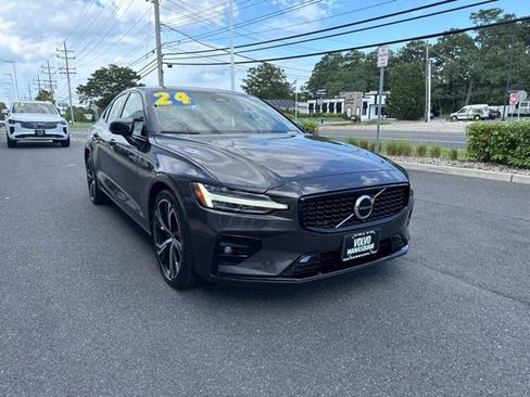 Used 2024 Volvo S60 B5 Core w/ Climate Package FWD image 6