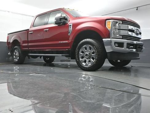 Used 2017 Ford F250 Lariat w/ Lariat Ultimate Package AWD/4WD image 32