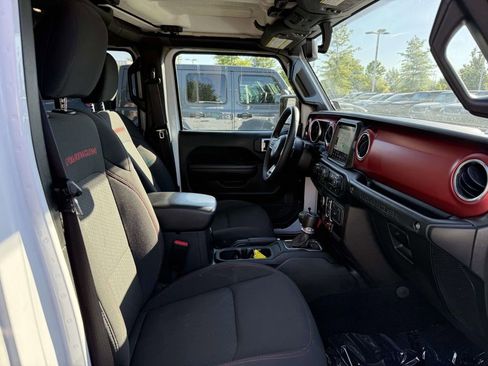 Used 2023 Jeep Wrangler Unlimited Rubicon AWD/4WD image 15