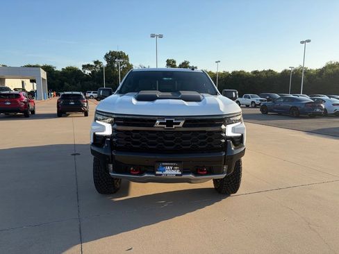 New 2026 Chevrolet Silverado 1500 ZR2 AWD/4WD image 8