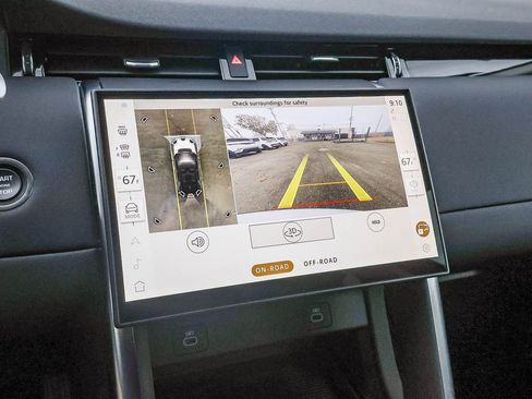 Used 2025 Land Rover Discovery Sport S image 36