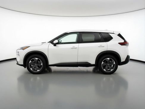 Used 2024 Nissan Rogue SV image 5