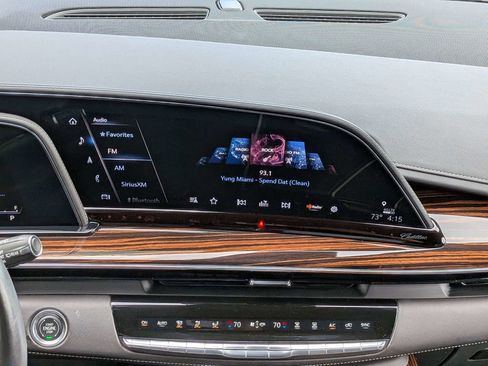 Certified 2021 Cadillac Escalade Premium Luxury w/ LPO, Illumination Package AWD/4WD image 18