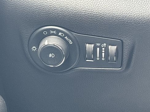 Used 2024 Jeep Compass Limited AWD/4WD image 9