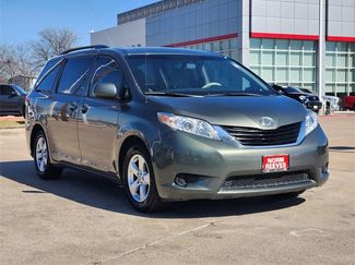 Used 2013 Toyota Sienna LE video 2