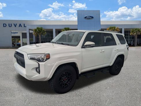 Used 2022 Toyota 4Runner SR5 Premium w/ Moonroof Package RWD image 8
