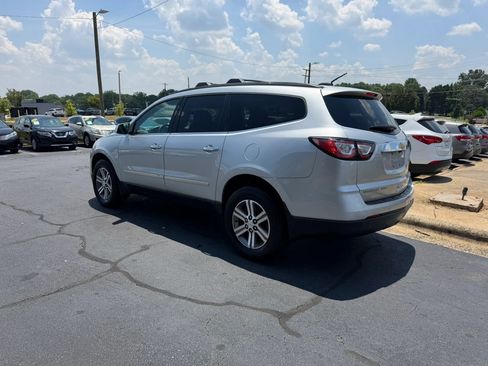 Used 2017 Chevrolet Traverse LT AWD/4WD image 5