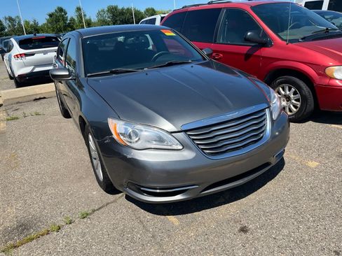 Used 2013 Chrysler 200 Touring w/ Cold Weather Group FWD image 19