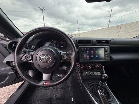 Used 2023 Toyota GR86 image 12
