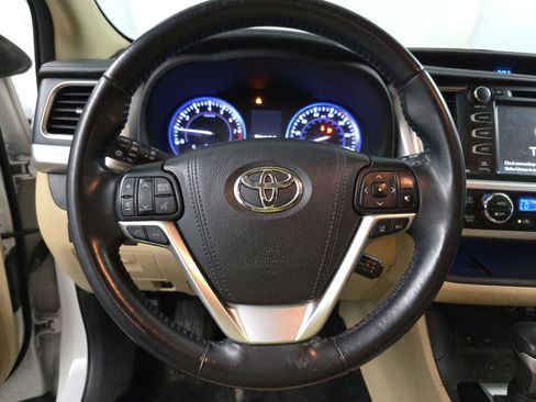 Used 2018 Toyota Highlander Limited image 9