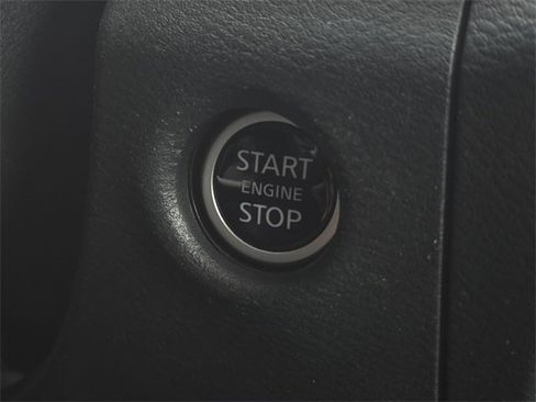 Used 2023 Nissan Frontier SV w/ Midnight Edition Package image 22