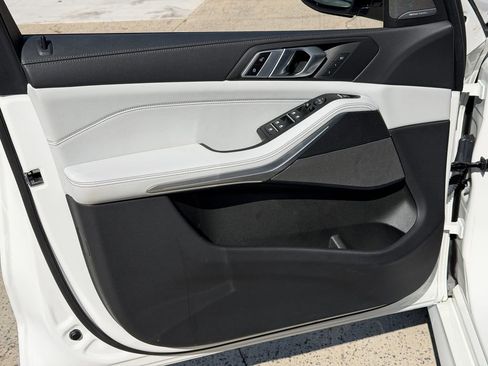 Used 2023 BMW X5 xDrive40i w/ M Sport Package image 10