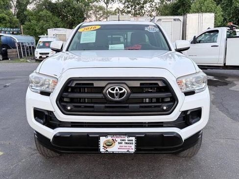 Used 2016 Toyota Tacoma SR w/ SR Convenience Package AWD/4WD image 6