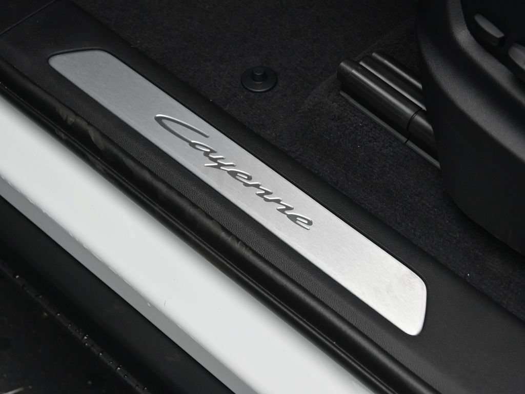 Certified 2026 Porsche Cayenne AWD/4WD image 14