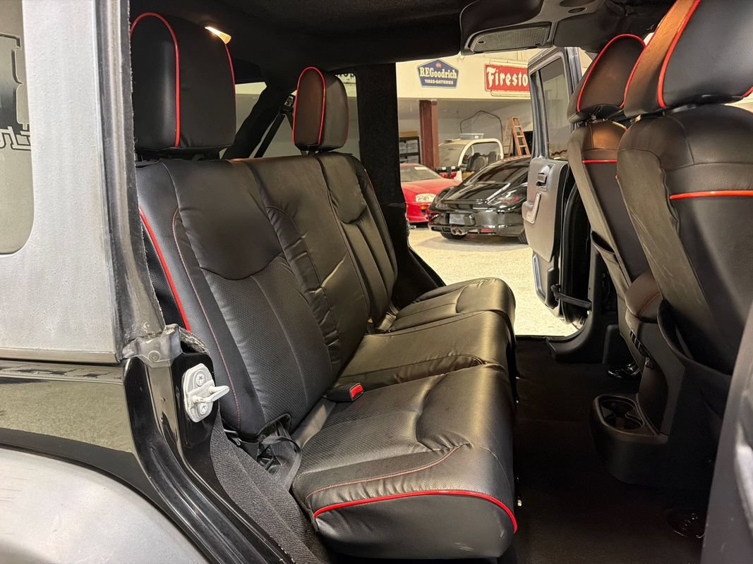 Used 2015 Jeep Wrangler Unlimited Sport w/ Quick Order Package 24S AWD/4WD image 37
