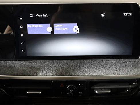 Used 2025 Nissan Kicks SV w/ SV Premium Package image 32