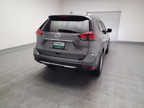Used 2018 Nissan Rogue SV w/ Premium Package FWD image 7