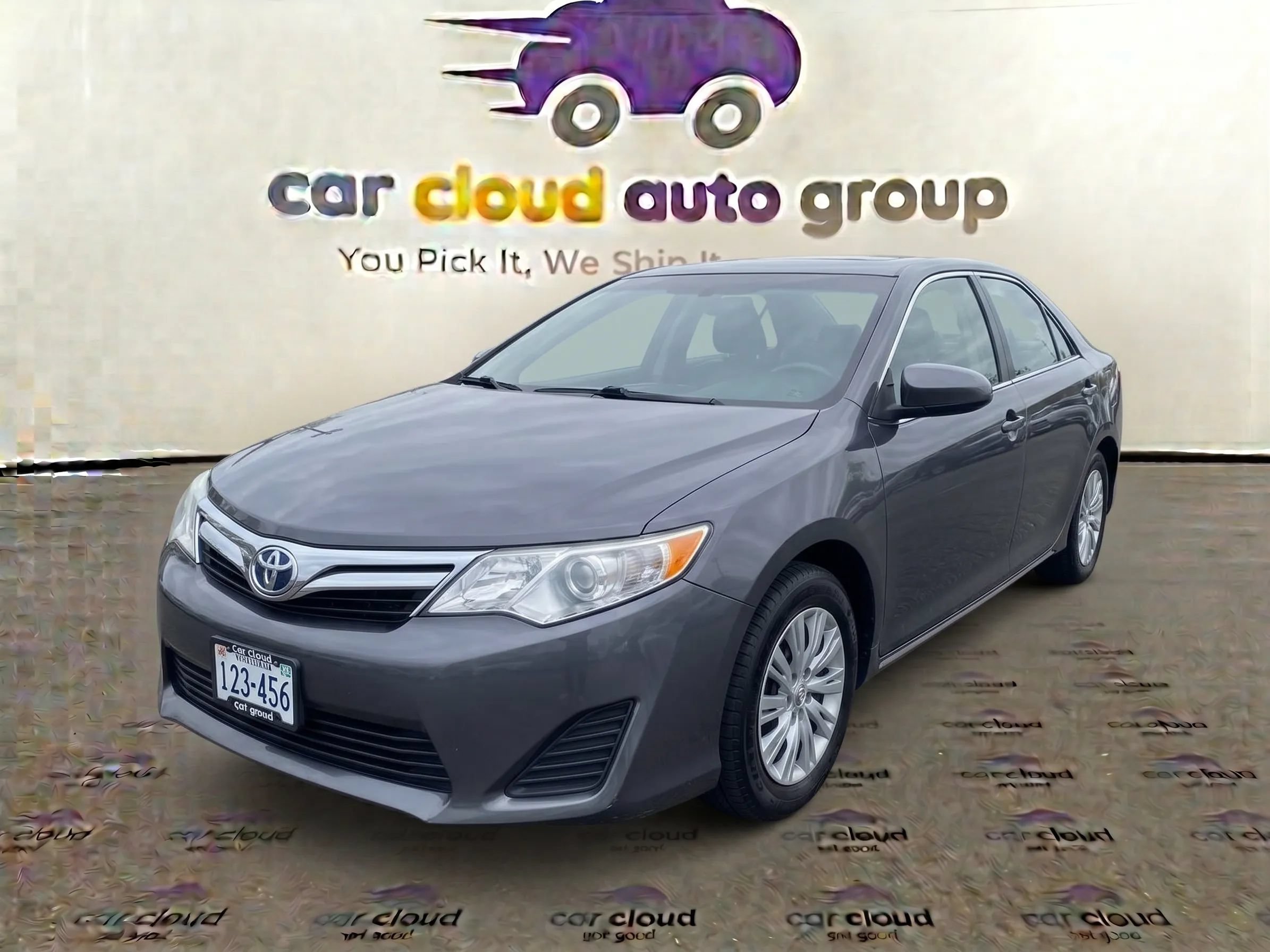 Used 2012 Toyota Camry LE FWD image 1