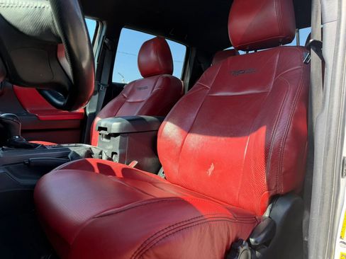 Used 2017 Toyota Tacoma TRD Off-Road w/ Tow Package (A/T) image 10