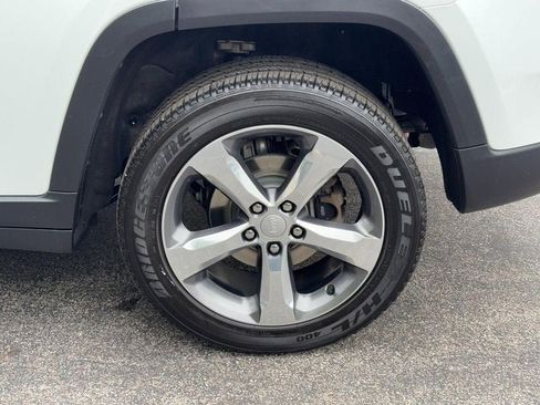 Used 2022 Jeep Grand Cherokee Limited image 7