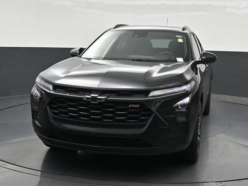 Used 2025 Chevrolet Trax RS w/ Sunroof Package FWD image 9