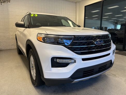 Certified 2023 Ford Explorer XLT w/ Equipment Group 202A image 30