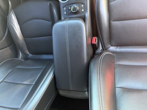 Used 2022 GMC Terrain SLT w/ Infotainment Package II image 49