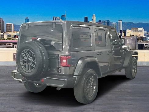Used 2026 Jeep Wrangler Unlimited Sport AWD/4WD image 4
