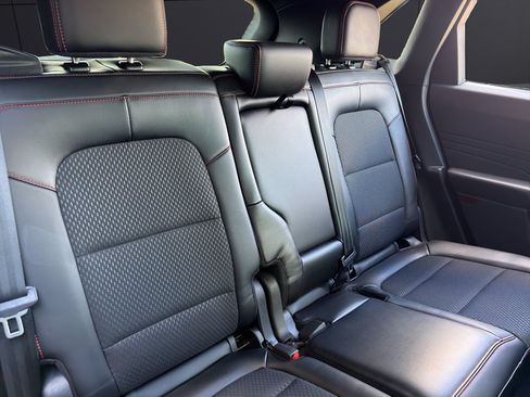 Used 2025 Ford Escape ST-Line FWD image 19