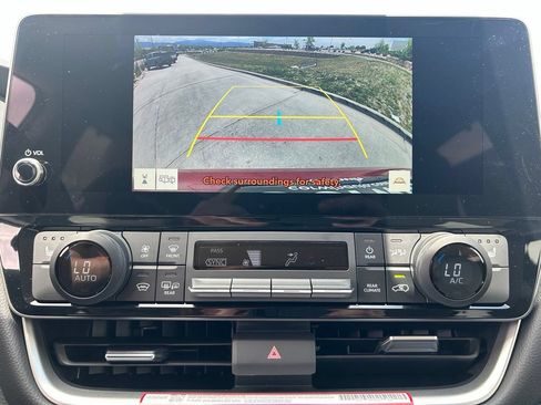 Used 2022 Toyota RAV4 XSE AWD/4WD image 17