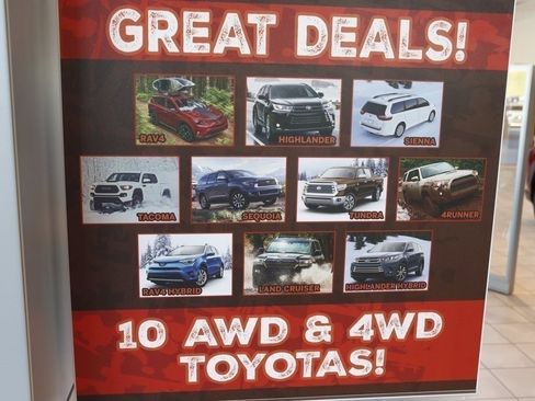 Used 2023 Hyundai Palisade SE w/ Cargo Package image 16