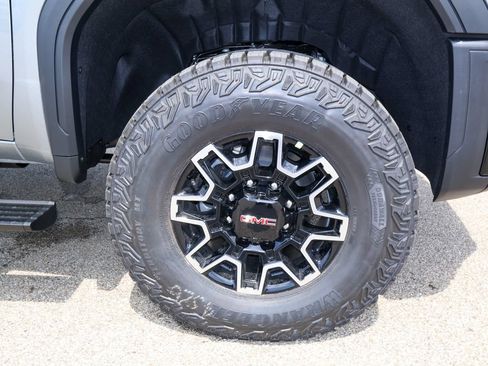 New 2026 GMC Sierra 2500 AT4X w/ LPO, Black Badging Package AWD/4WD image 35