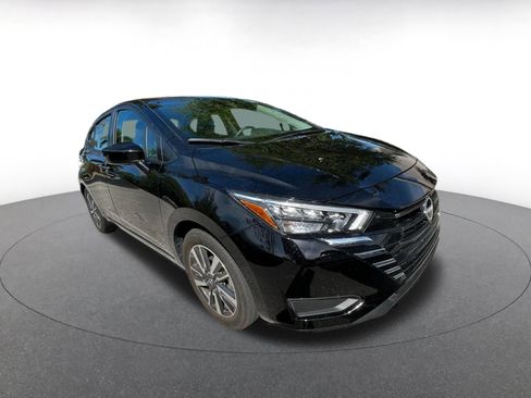 Used 2025 Nissan Versa SV image 2