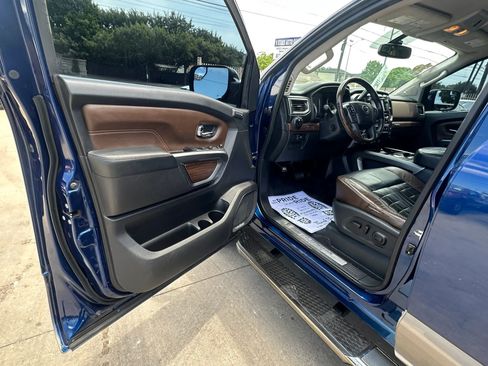 Used 2017 Nissan Titan Platinum Reserve AWD/4WD image 16