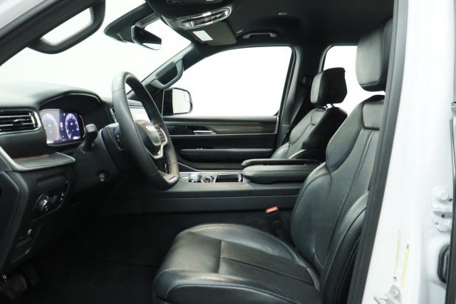 Used 2024 Jeep Wagoneer Series II w/ Flexible Seating Group RWD image 7