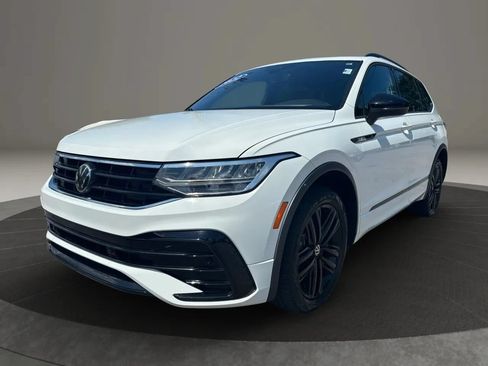 Used 2022 Volkswagen Tiguan SE R-Line AWD/4WD image 10