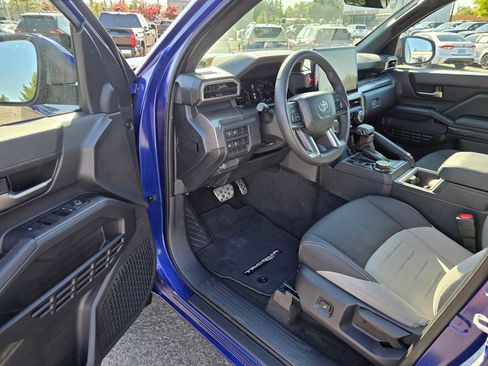 Used 2024 Toyota Tacoma TRD Sport AWD/4WD image 20