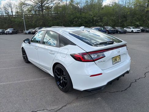 Used 2023 Honda Civic Sport image 8
